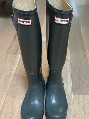 Hunter Knee-High Rain Boots in Grey